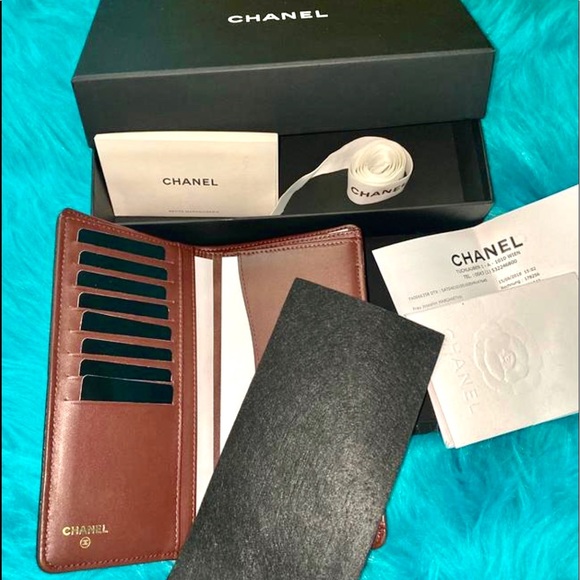 SOLD 😍 ~~Price is FIRM!. Authentic Chanel wallet - Picture 5 of 6